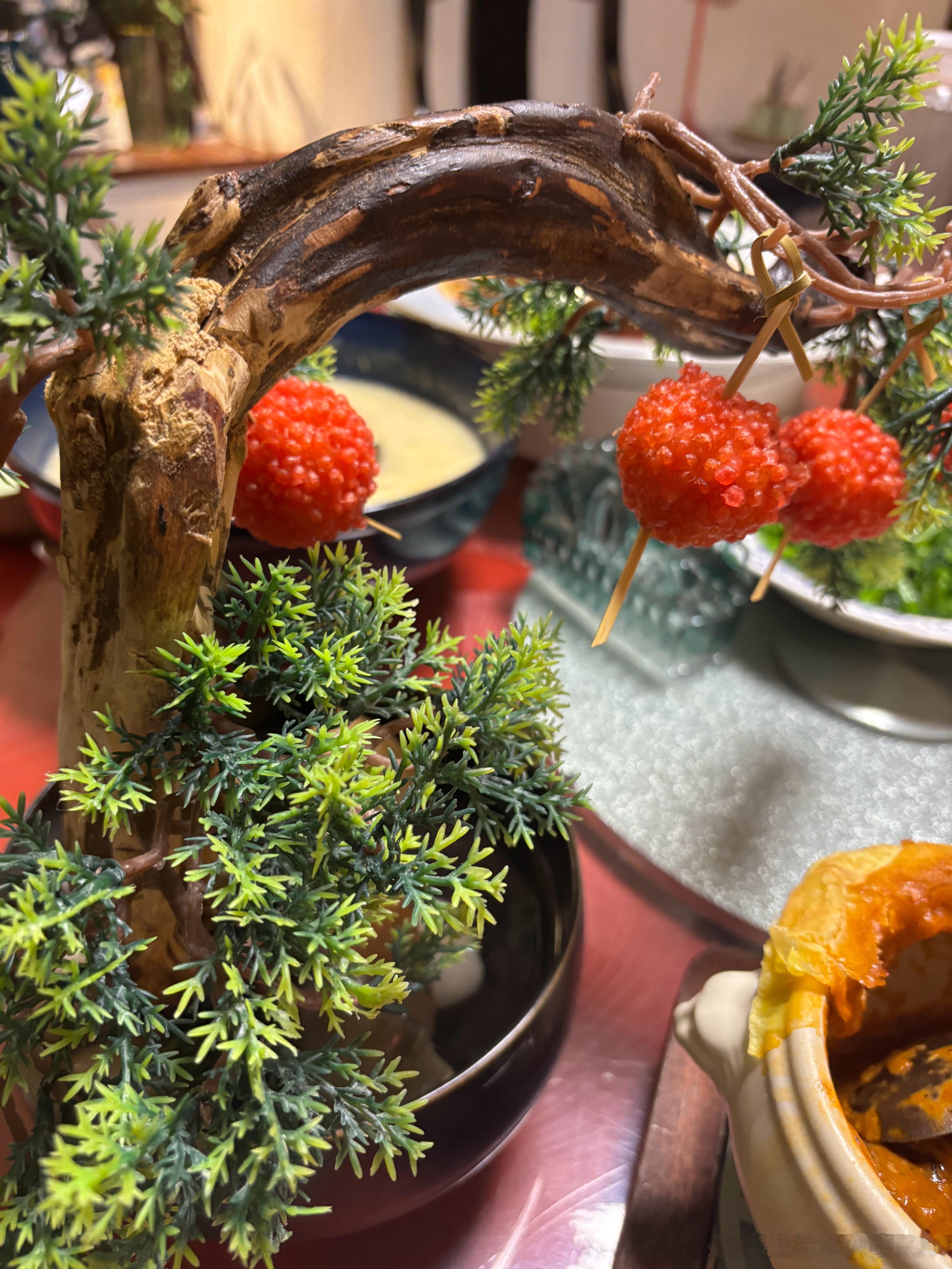 中午吃到了一道菜看着像荔枝其实是虾球 