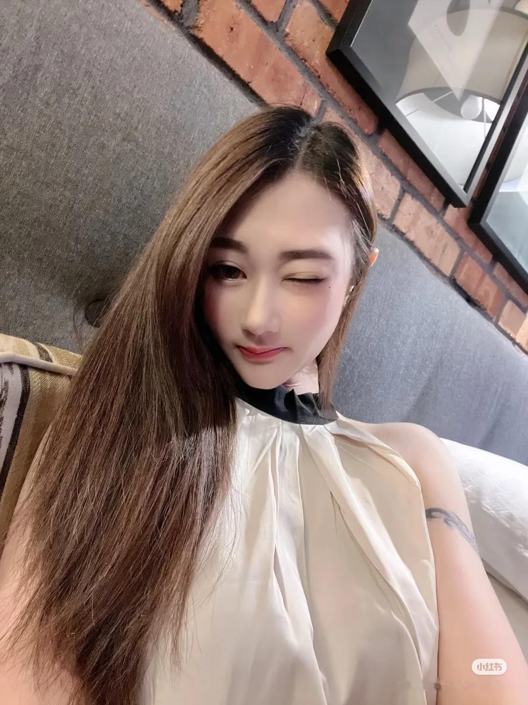 话说大马近几年就推出了许多样靓身材正，气质也相当不错的新晋博主，而sophiaH