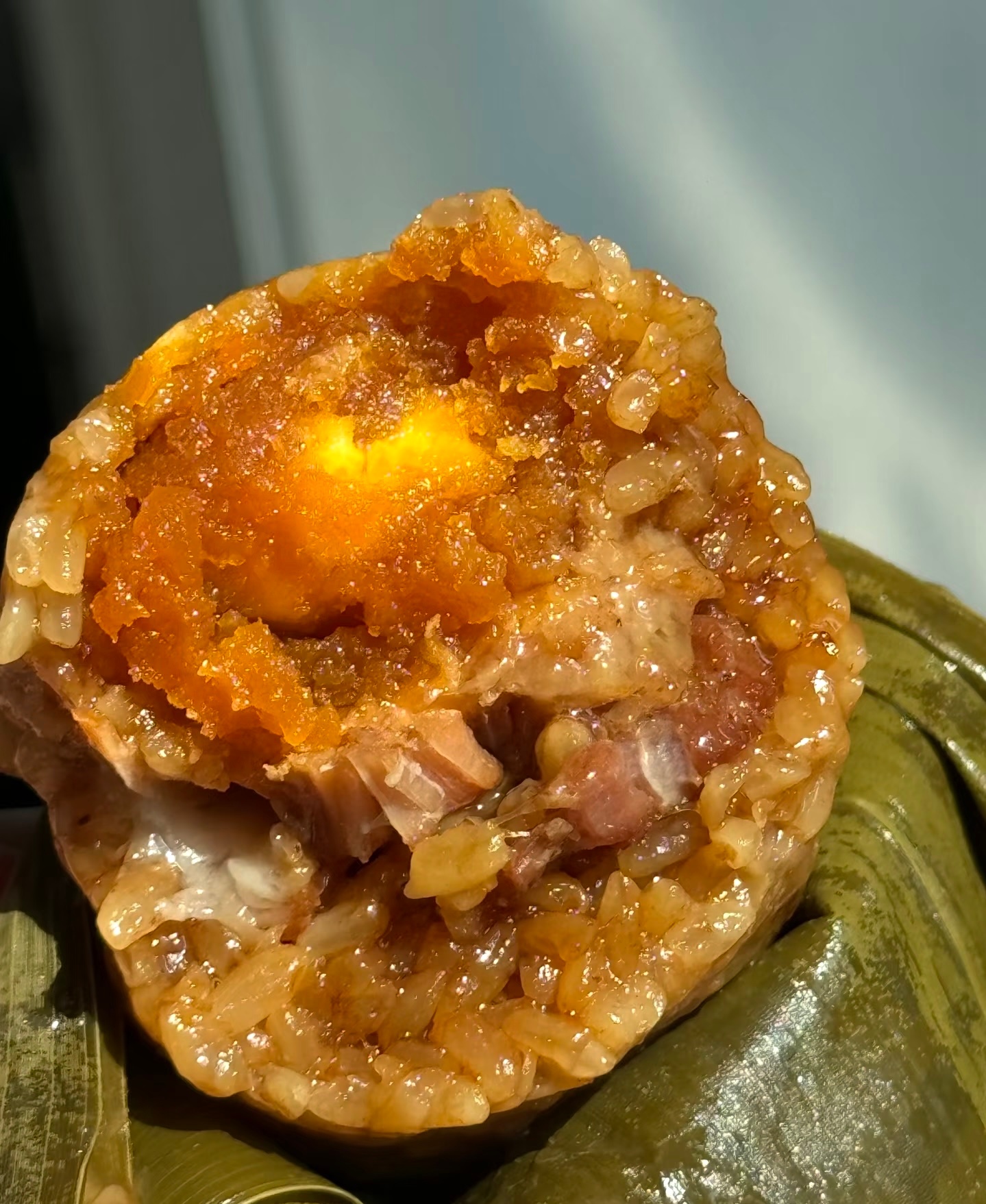 行情震荡，先吃个粽子先黄金金价金价突然大跌
