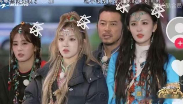 白鹿和普通人比是美女，钱养人，和娱乐圈真正的美女比起来就是普通人，和美不沾边。 
