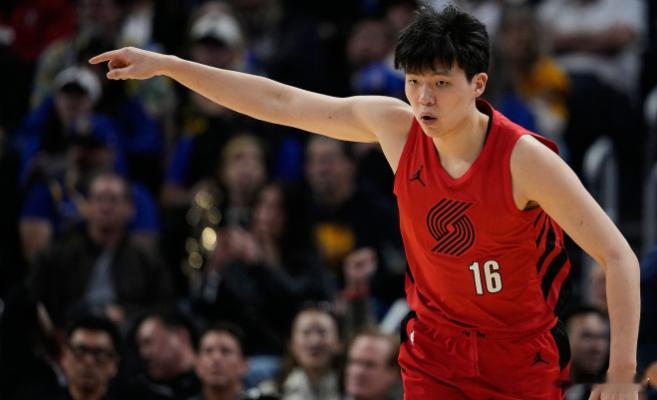 01月19日讯 开拓者半场64-53领先国王。半场比赛，杨瀚森获得了7分29秒的