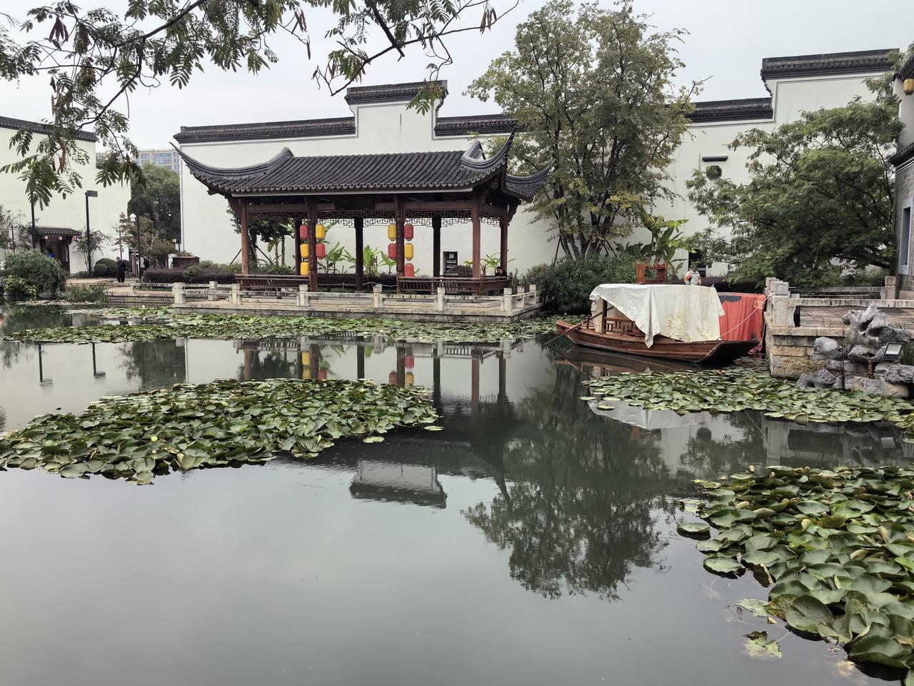 【热评】荒野求生活动组织者的法律责任
张家界荒野求生百人参赛仅剩17人

“张家