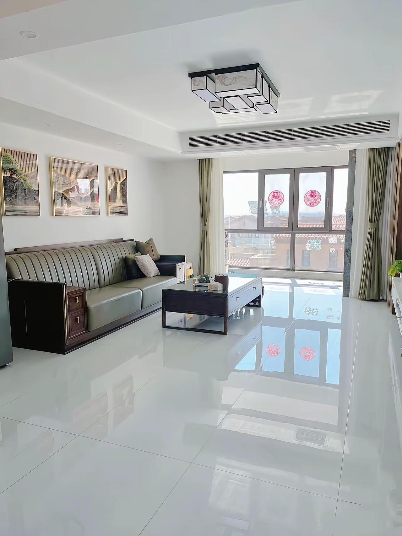 不能去啊？
儿子是个上门女婿，房子是女方父母买的，亲家母又不同意你们去住，你还死