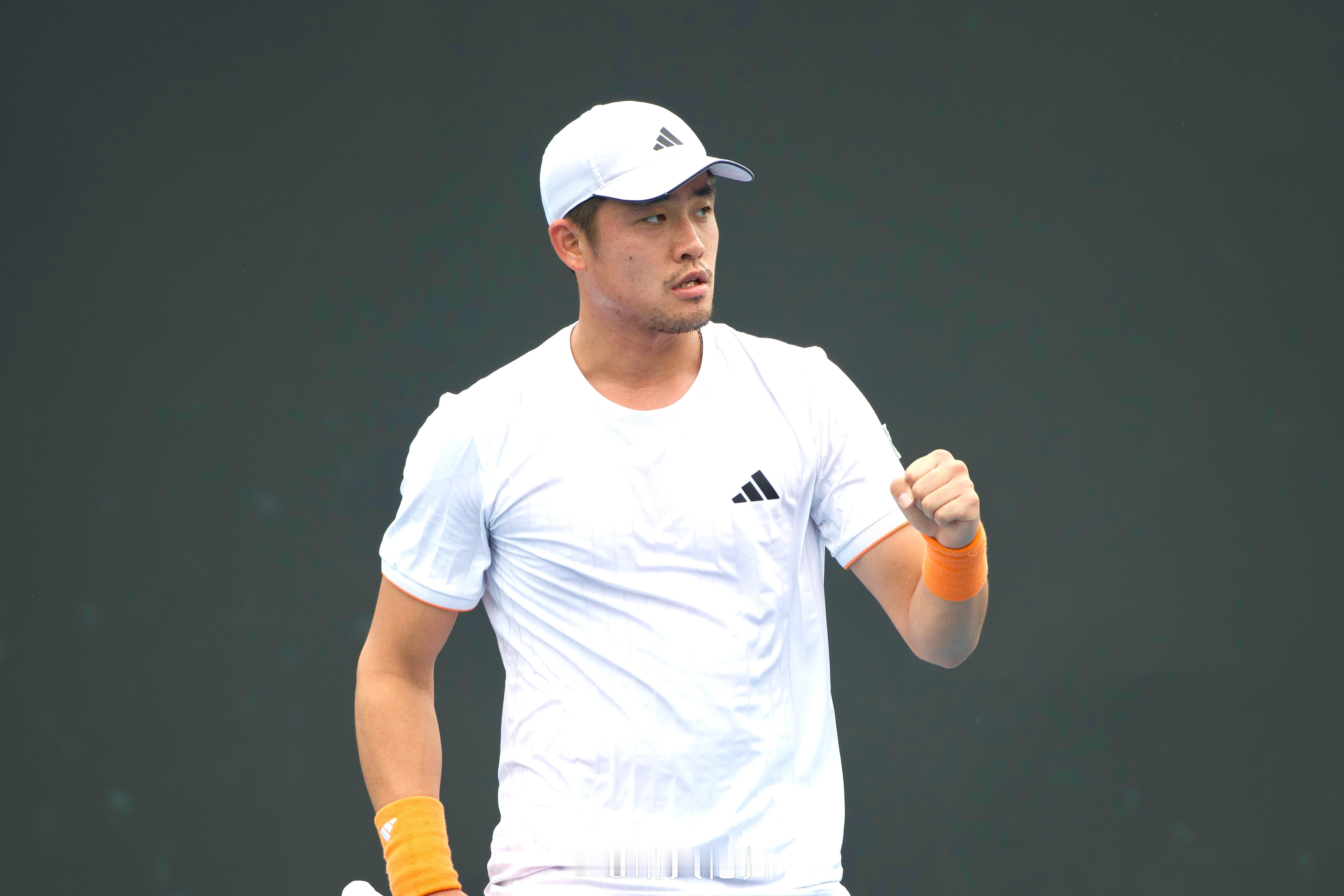 斯海尔托亨博斯ATP250首轮吴易昺🇨🇳以3-6/6-2/4-6负于外卡选手