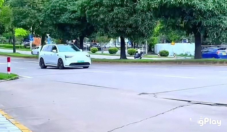 问界M8，飞起来了 ​​​