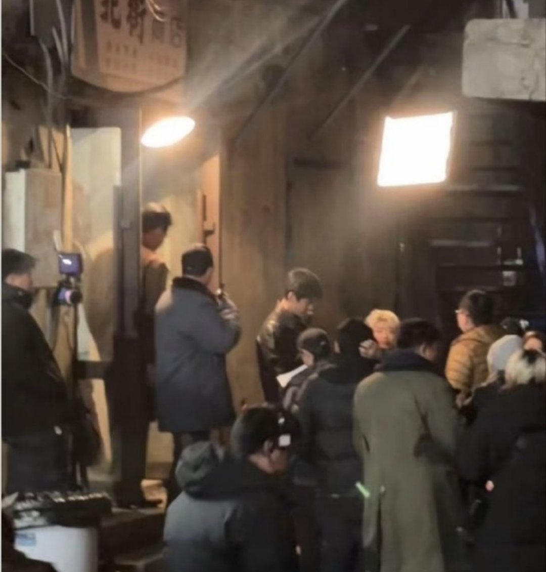 白敬亭《刑警时刻之风华正茂》杀青大吉🥳 