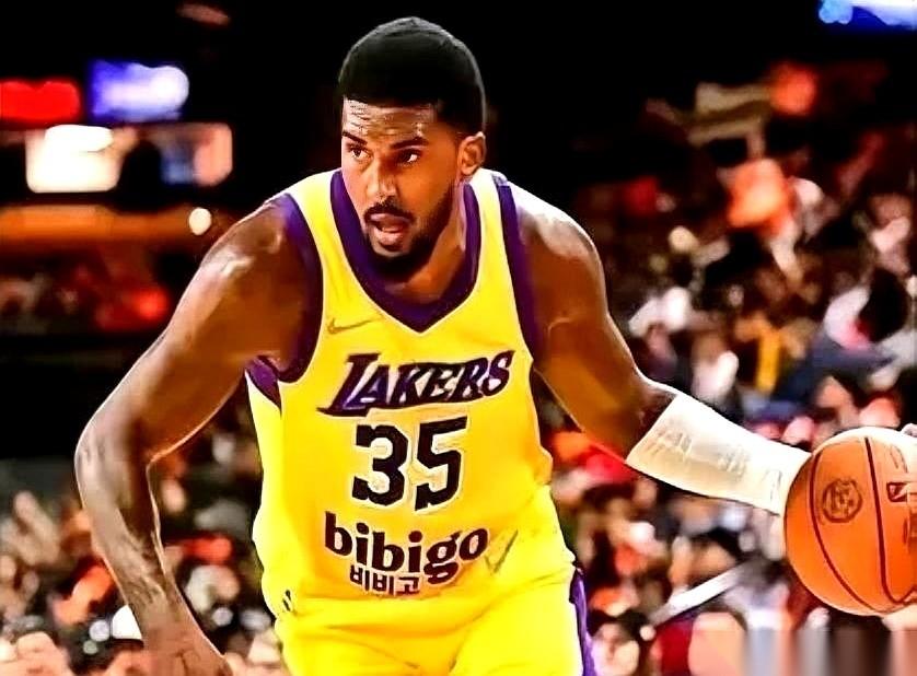 真的，杜锋的耐心算是彻底被磨没了。
放着萨林杰不用，宁愿内线被打穿也不让他上，这