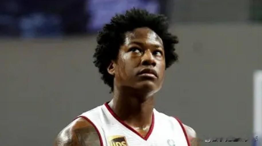 NBA总决赛还没有开始，CBA总决赛已经赛完两场，上海久事大比分2：0领先。
 