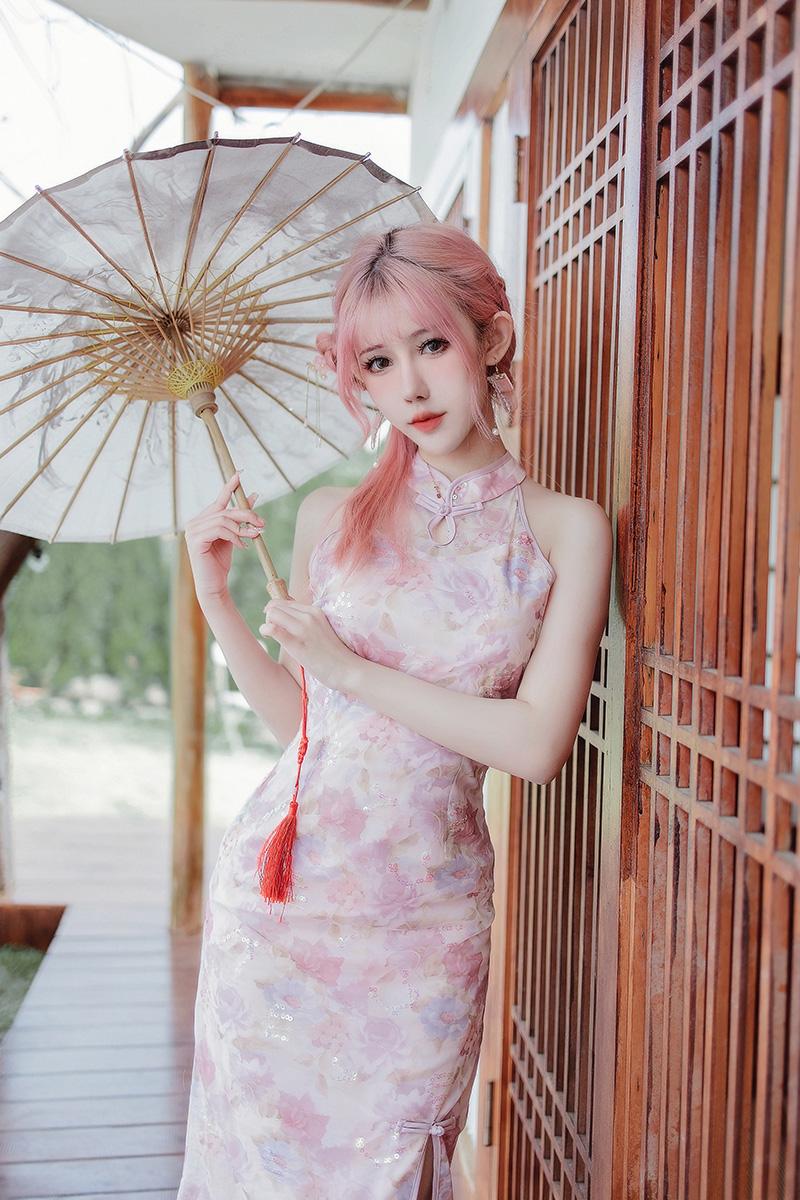 粉嫩少女，撑伞漫步，复古风情，唯美意境夜景撑伞少女 少女的唯美写真 街景美少女写