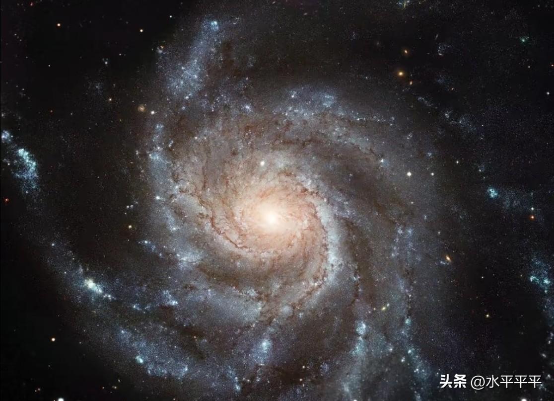 想到如果茫茫宇宙中，真的不存在其他“外星人”，我竟然会极度害怕！
宇宙，何其大也