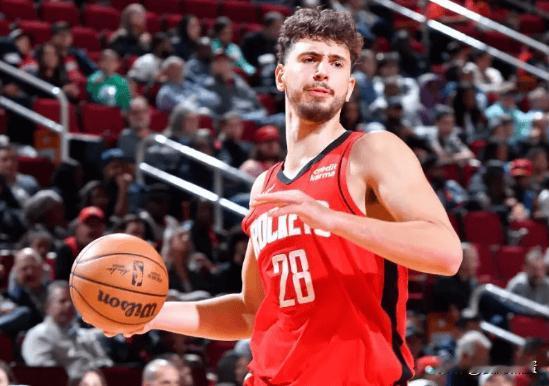 申京9中4拿到8分6板正负值+24这6个篮板里，至少3个是垃圾时间面对掘金第三阵