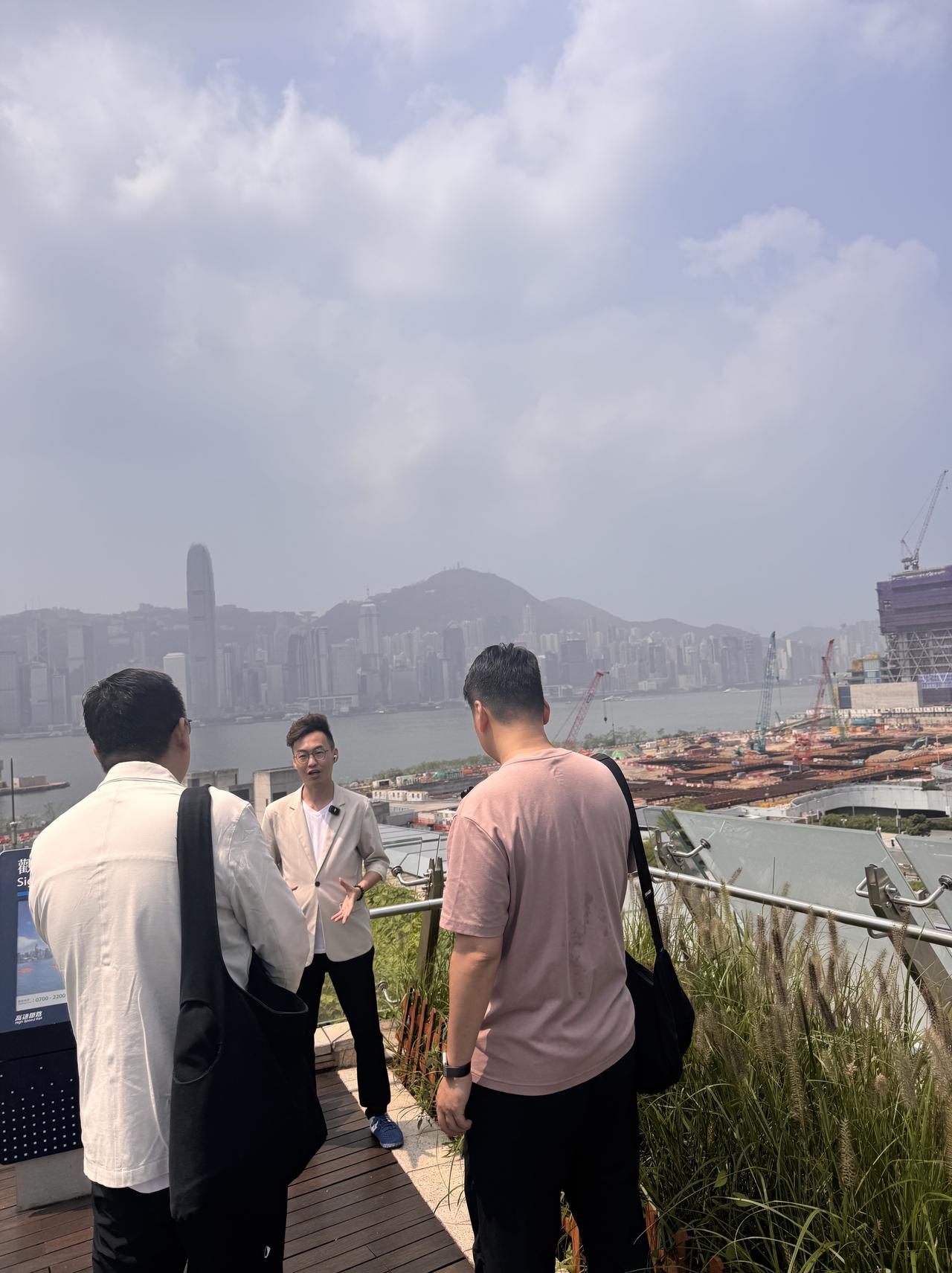 年终无休!​感谢广州日报邀请，今早和旅游博主湾区港女分享高铁便捷互联互通，详情请