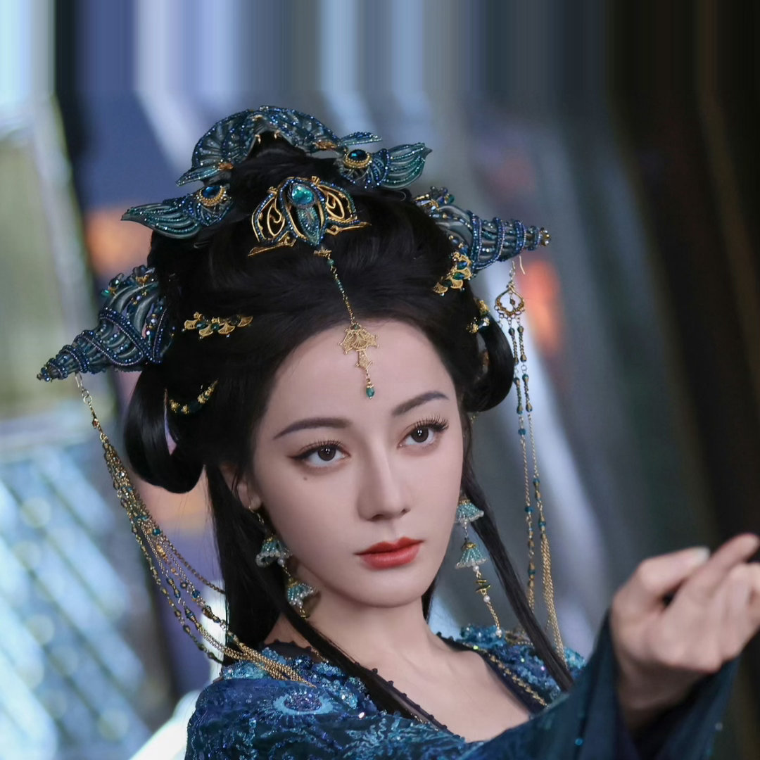 迪丽热巴贺思慕主导者人设迪丽热巴贺思慕好爽的边界感 谁懂贺思慕这句台词的杀伤力！