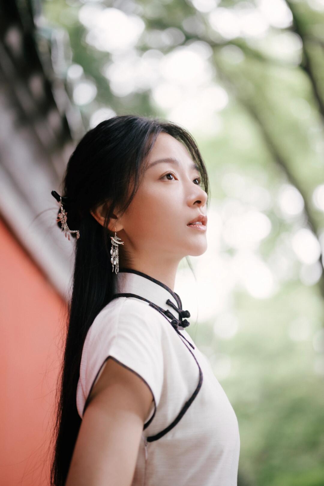 绿树，红墙，与朱砂痣