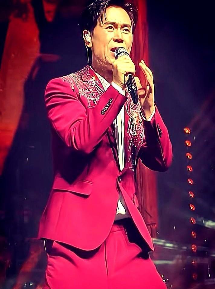 马健涛的演唱会，199的票抢光了，300以上的没人买。
不是粉丝不爱，是真不敢掏