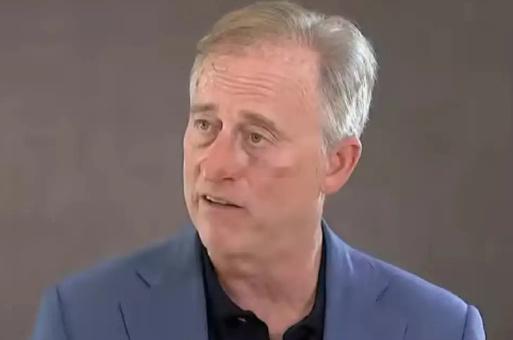 76人老板兴奋老詹加盟76人老板乔什·哈里斯今日接受美媒CBS采访时，谈到了詹姆