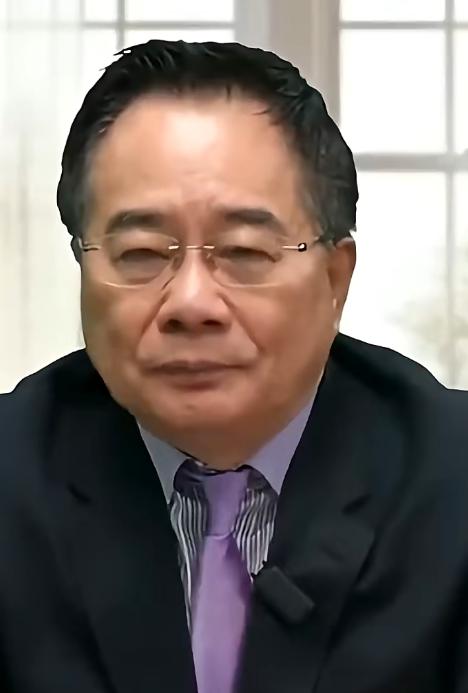 蔡正元在节目中说他认识赖清德好久了，赖清德骨子里就是“日本”人，发型和行事风格都