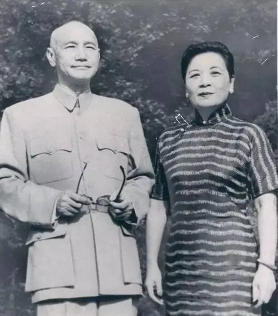 六段民国高管们的爱情故事，英雄也爱美人，更何况是枭雄？
[玫瑰]孙中山与宋庆龄—