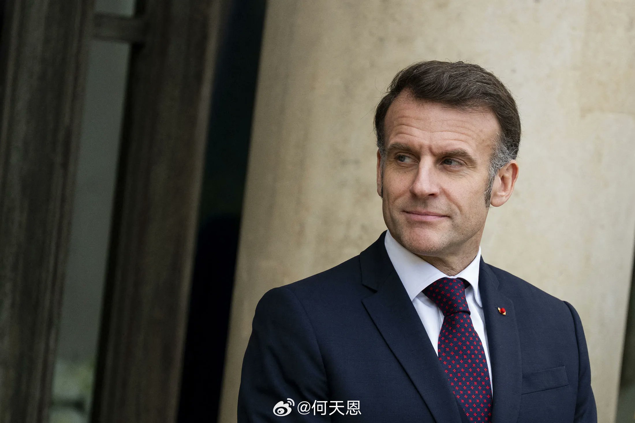 马克龙警告称：如果欧洲不能对抗特朗普，那么五年内欧洲可能会被彻底颠覆。“人们已经