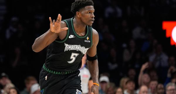 明尼苏达森林狼方面透露，因右膝髌股疼痛综合征连续缺席5场比赛的安东尼·爱德华兹，