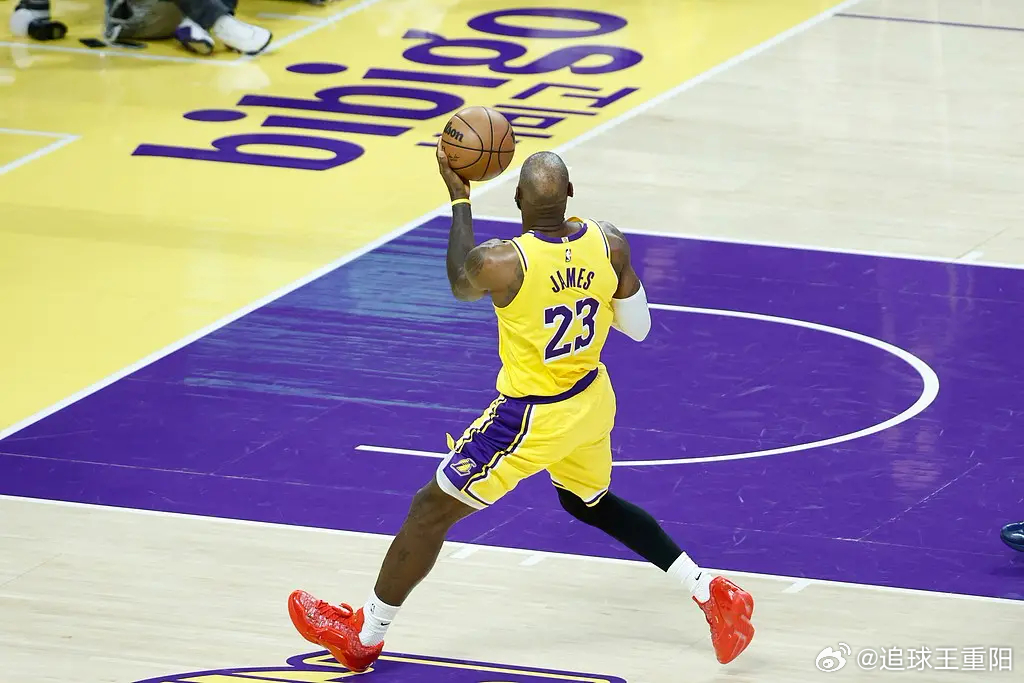 北京时间3月31日，湖人主场120-101战胜奇才，此役湖人球员勒布朗-詹姆斯出