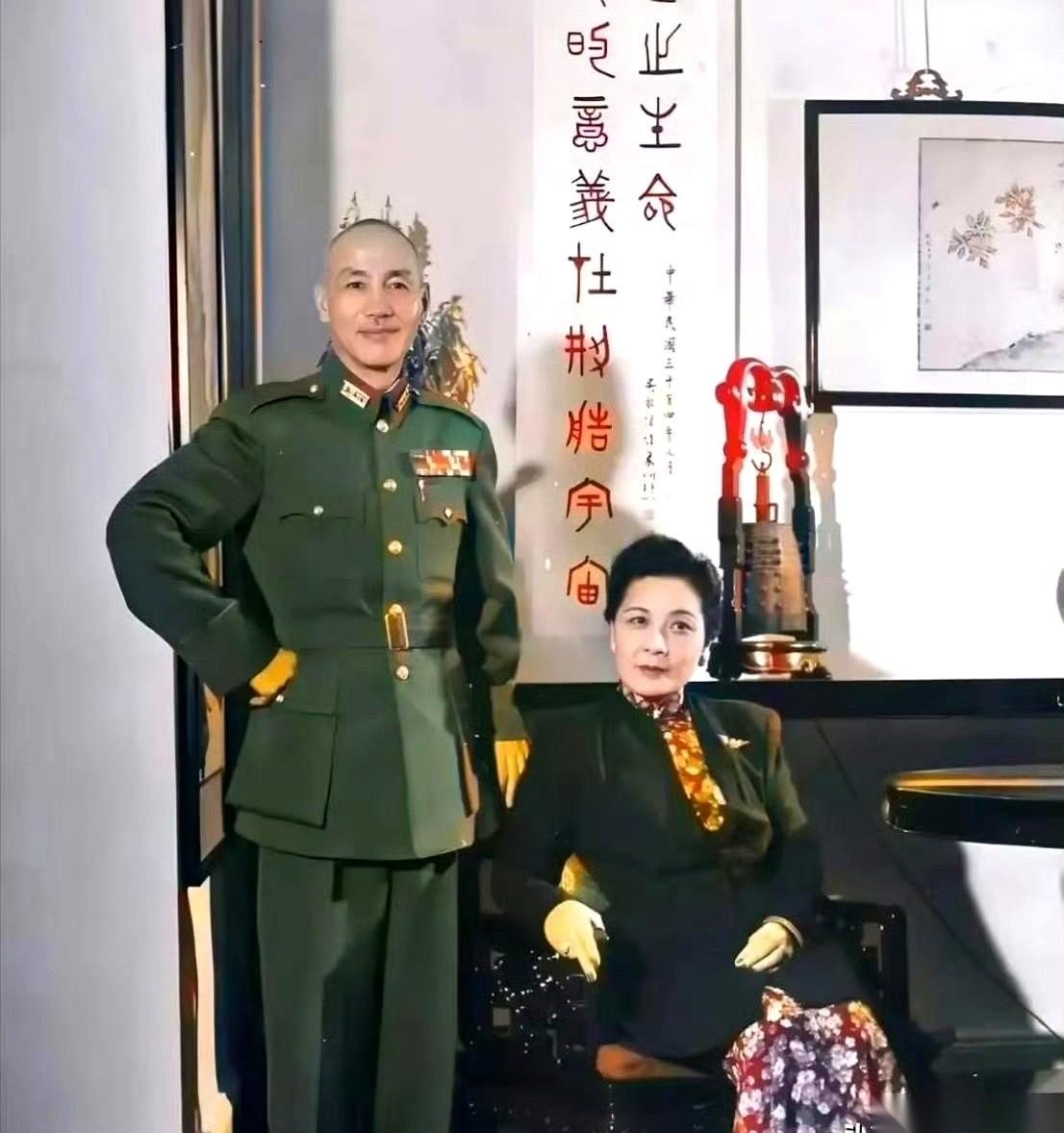 别真以为民国第一夫人没生孩子是件多遗憾的事。
老蒋精着呢，宋美龄也清醒得很。
这