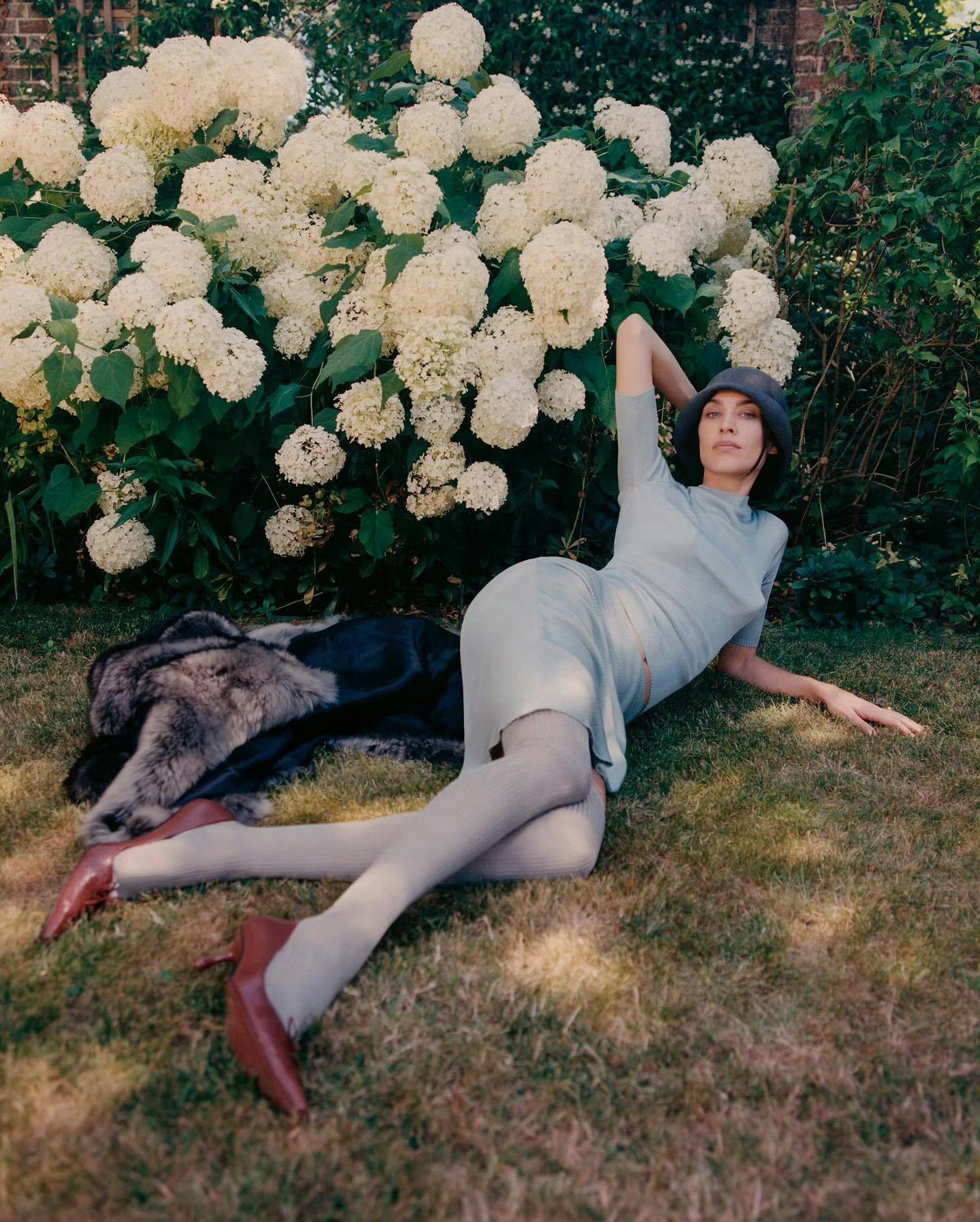 Alexa Chung捷克版《VOGUE》2025年12月刊摄影：Melanie