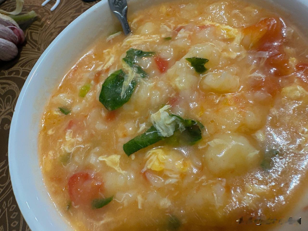 今天第二顿饭，早上那段是糊弄的。
我说我是哆嗦着做出来的你们信不信？
真的，我拿