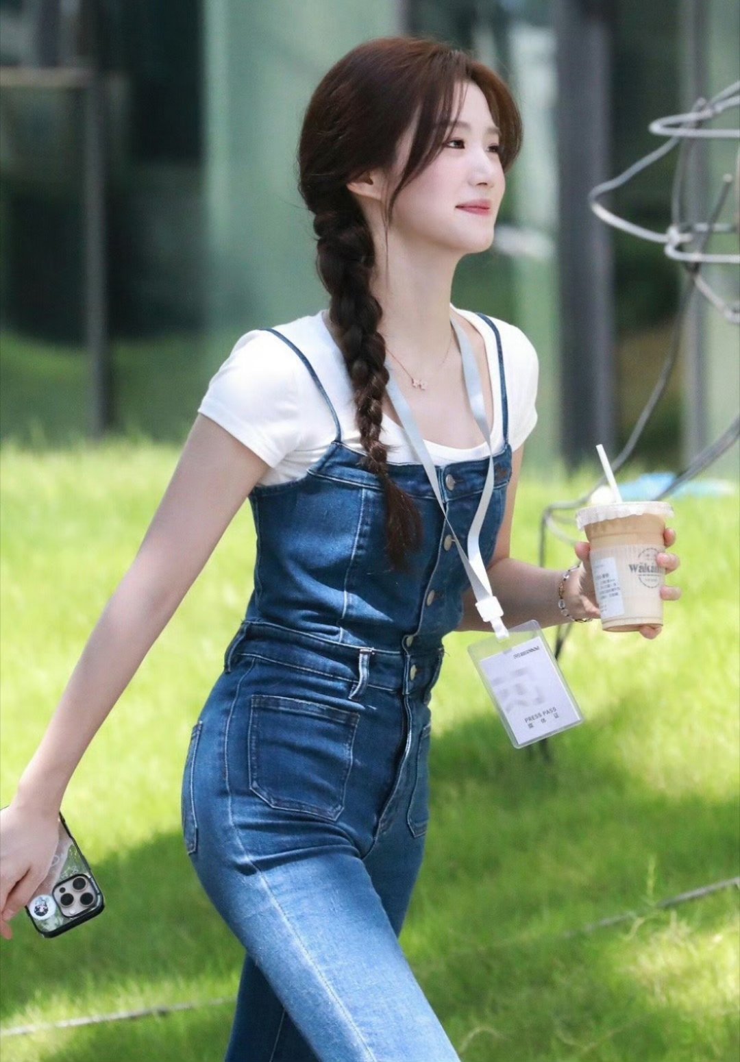 卢昱晓折月亮这部剧妆造很不错哦，好适合她！！太美啦！[打call] ​​​