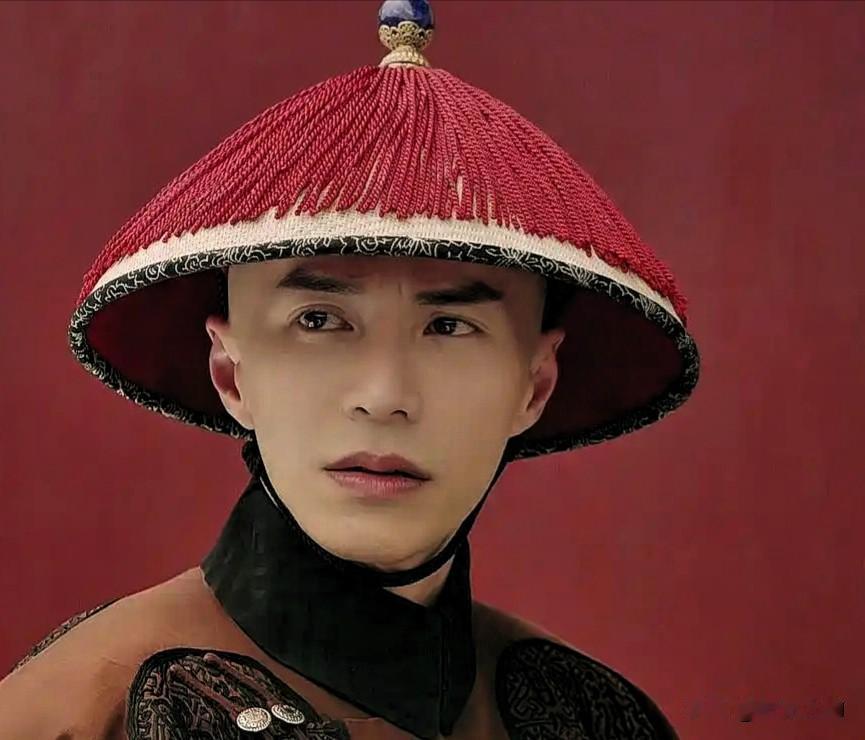 海兰察出身呼伦贝尔鄂温克草原，自幼精于骑射打猎，从军之初只是清军一名牵马马夫。征