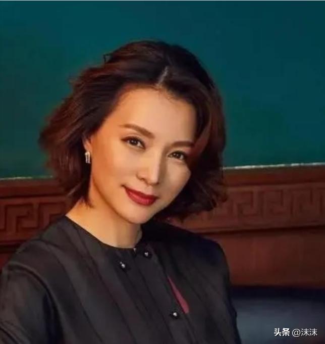董卿与密春雷这段14年婚姻，最后输给了现金流
6亿元求婚听着像童话，结局却是另