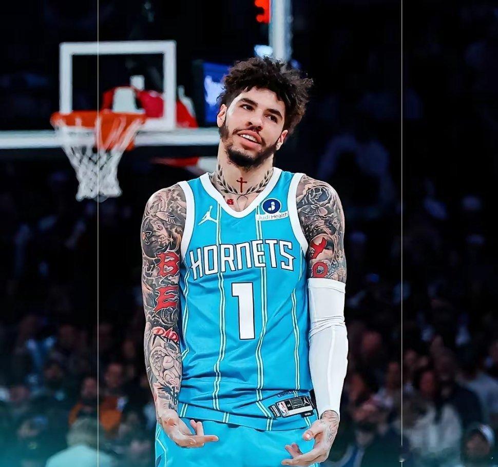 热火vs黄蜂你是魔鬼也是天使，三球鲍尔准绝杀带领黄蜂加时战胜热火！在今天黄蜂与热