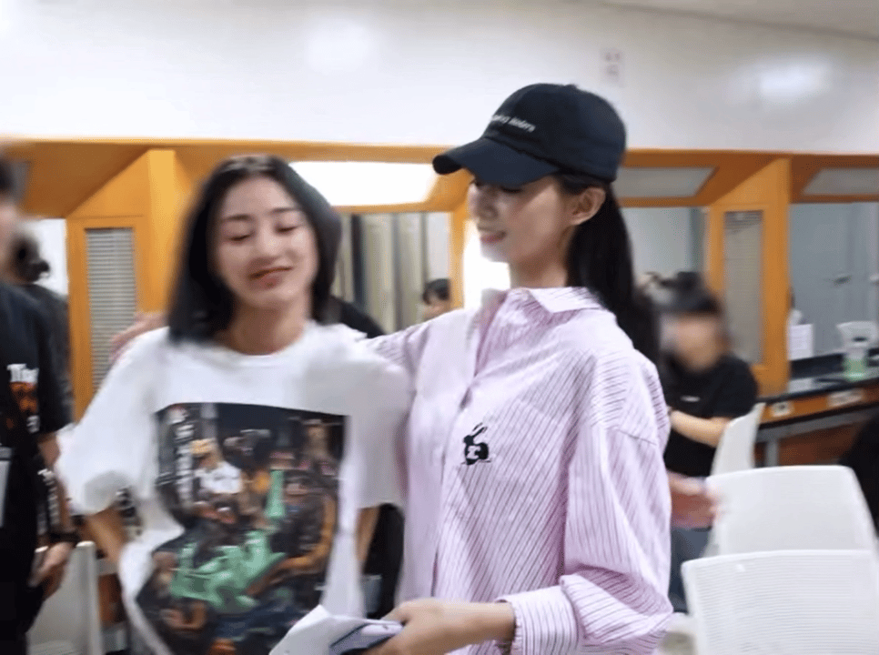 【1206号来信】有人懂这个男友力吗，梦女真的狠狠代入一把被紫玉老公搂住的感觉 