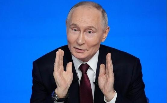 俄罗斯向全球通告：总统普京发表涉华言论，罕见言辞引发国际热议，俄罗斯总统普京在莫