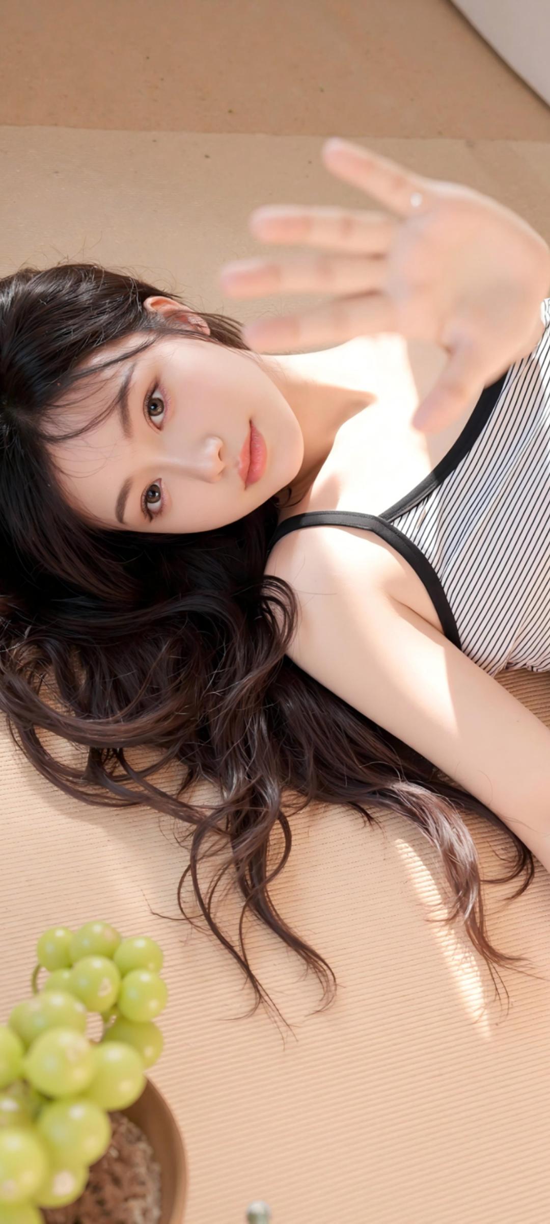 上联：冰清玉洁美人冷，求下联