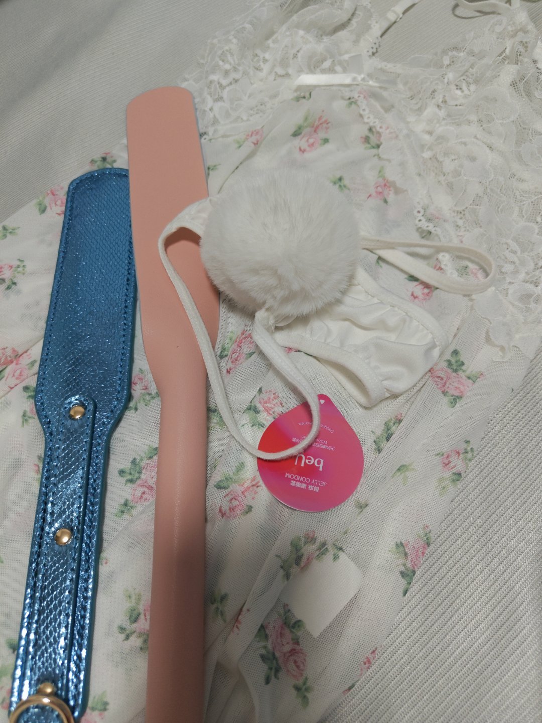 拒绝不了就主动，我也可以铁屁股！！！不行的话我就色诱我甚至还涂了香水，上不上道就