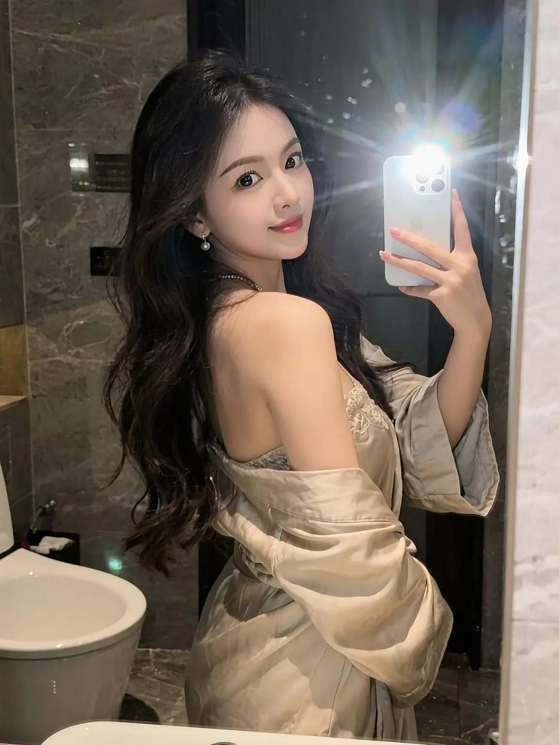 万物生告诉我们：爱是百草枯，钱才生万物