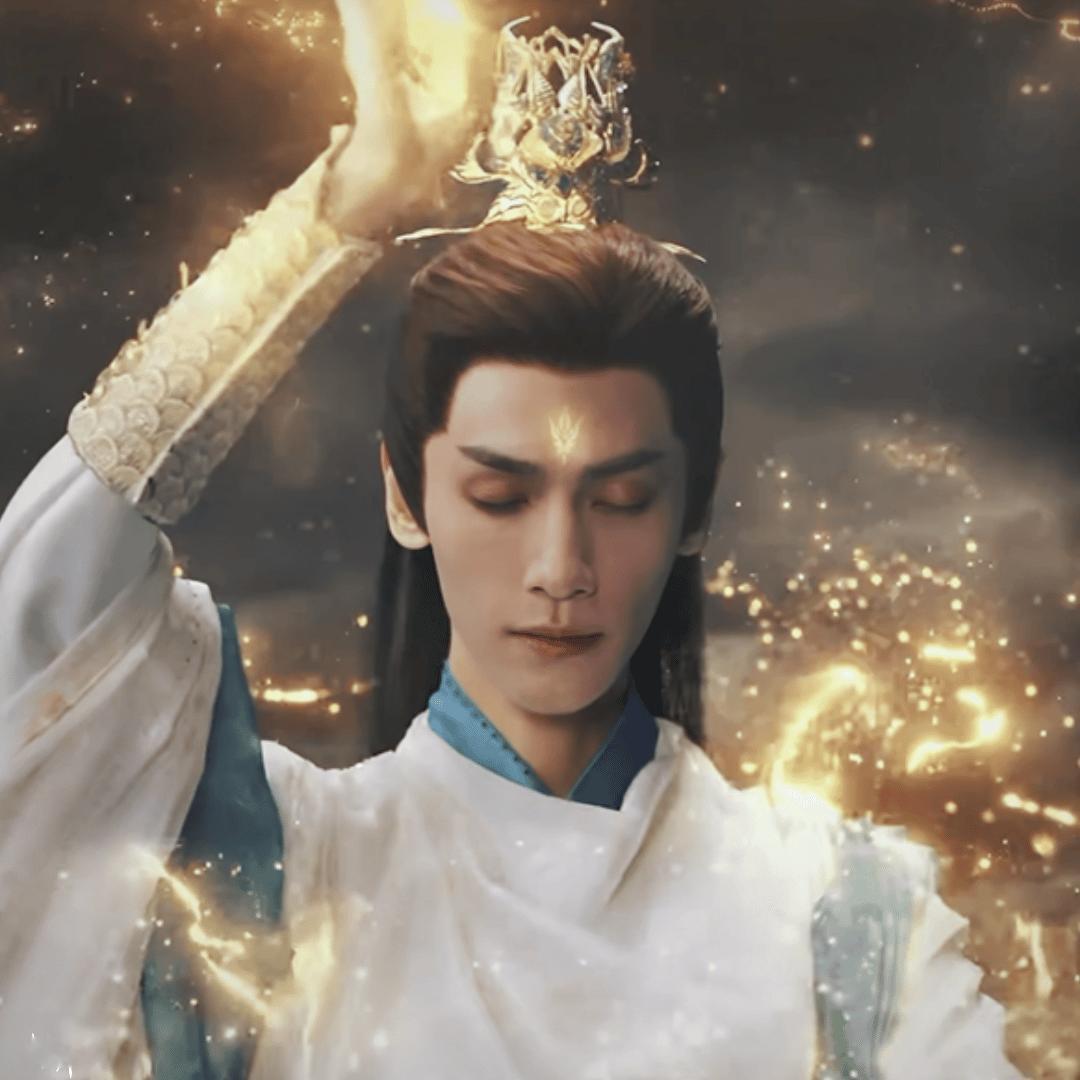 诚然，不管是文尊冥夜还是武尊，本质上都是同一个人。但是，在罗云熙的演绎里，在战场