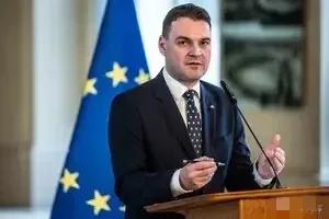 欧洲多国领导人就俄罗斯使用“榛树”导弹袭击利沃夫一事表态
 
没人能忽视这次袭击