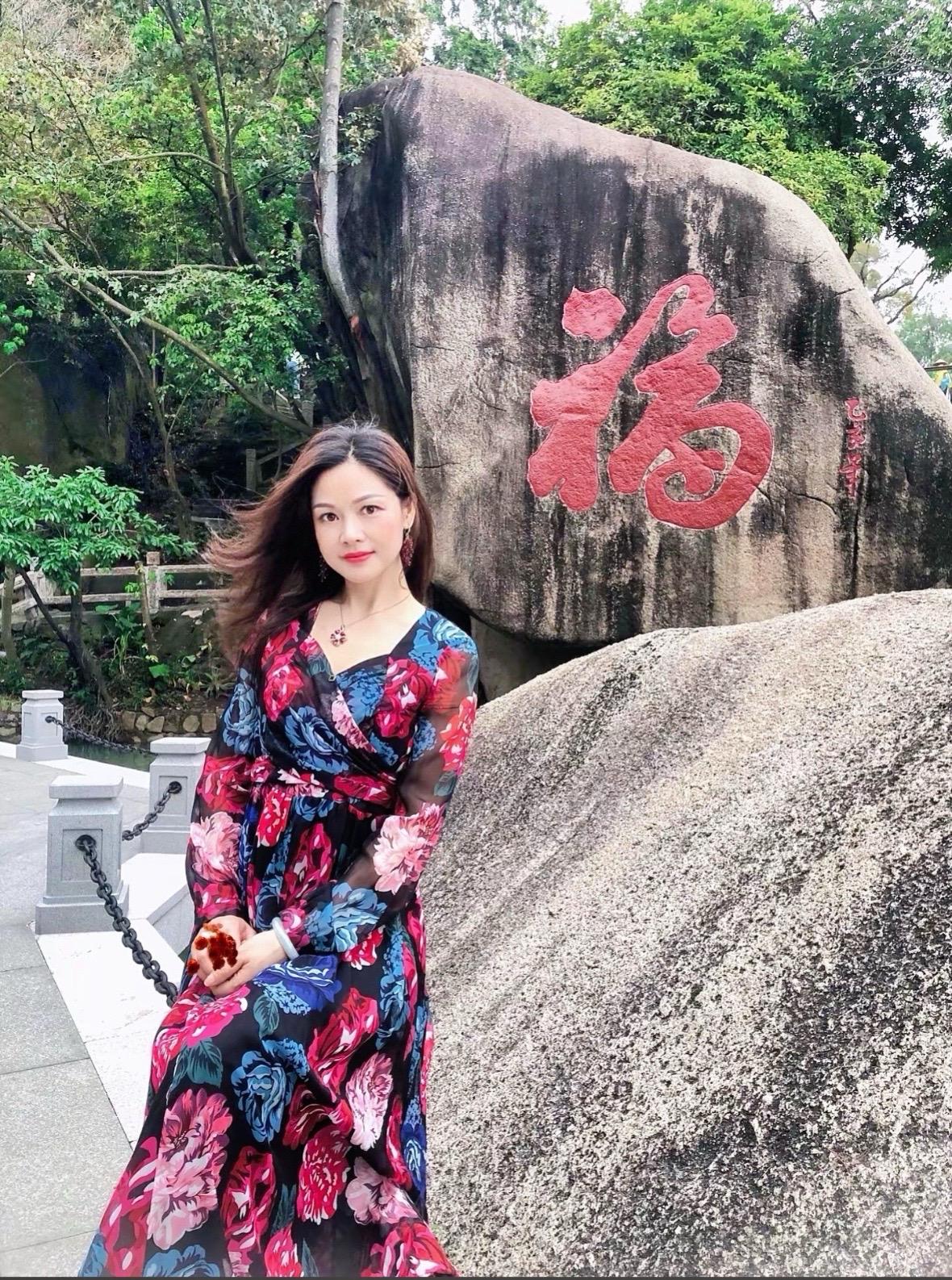 春天的每一个瞬间，都值得用镜头定格收藏碎花裙