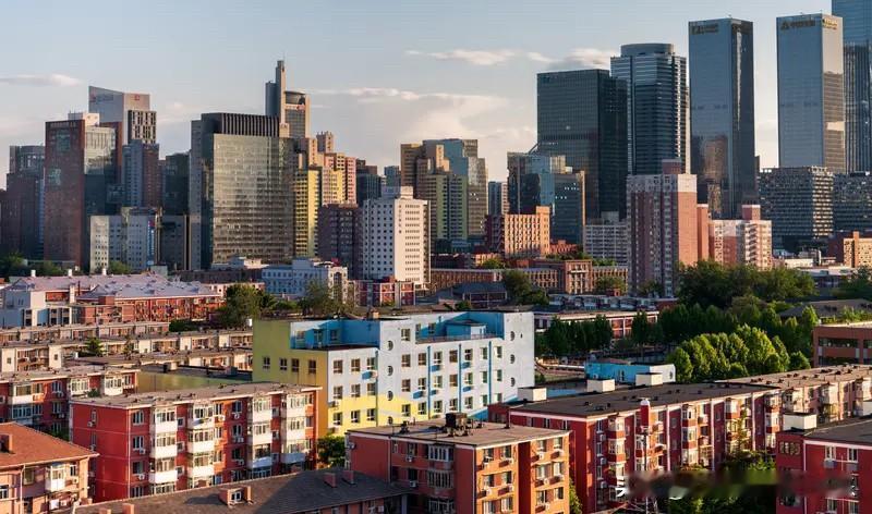 今年这个楼市小阳春热度其实不如去年的时候。
去年楼市小阳春里面，北京房价明涨了，