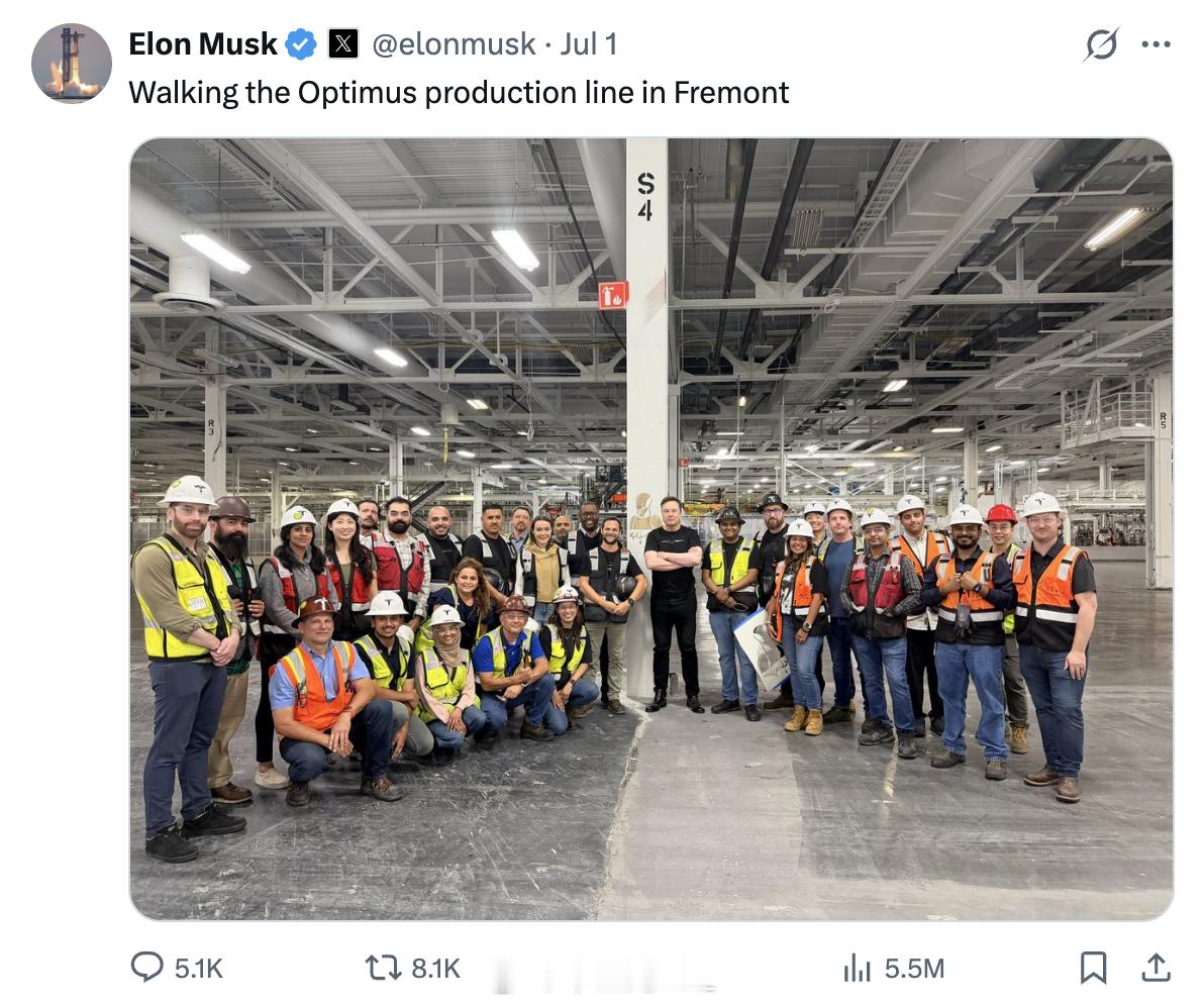 马斯克参观擎天柱产线 特斯拉的汽车交付量带不动股价以后，机器人和Robotaxi