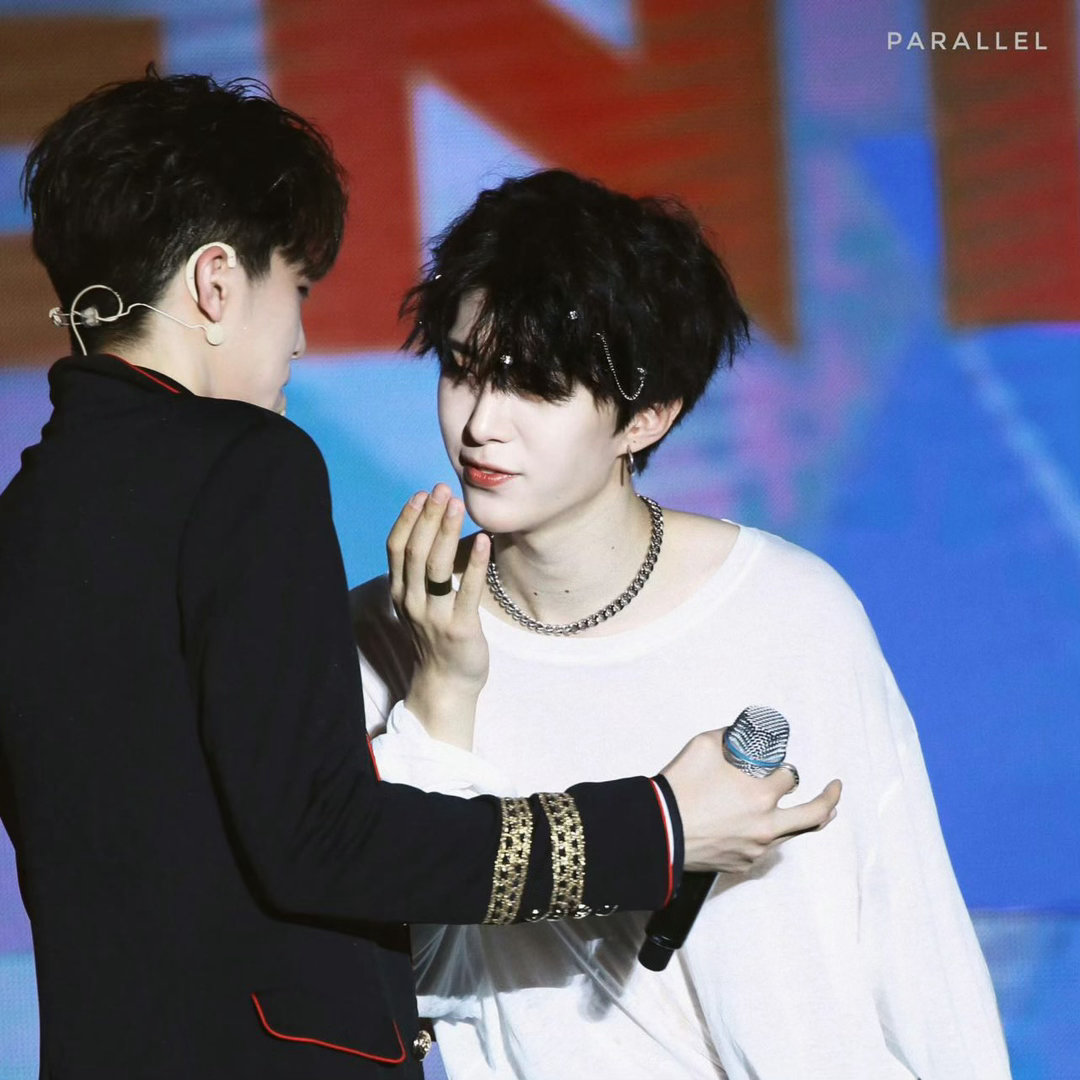 陈立农范丞丞跑男同队范丞丞陈立农牵手演戏🥰久违同框太好磕！跑男同队默契拉满，牵