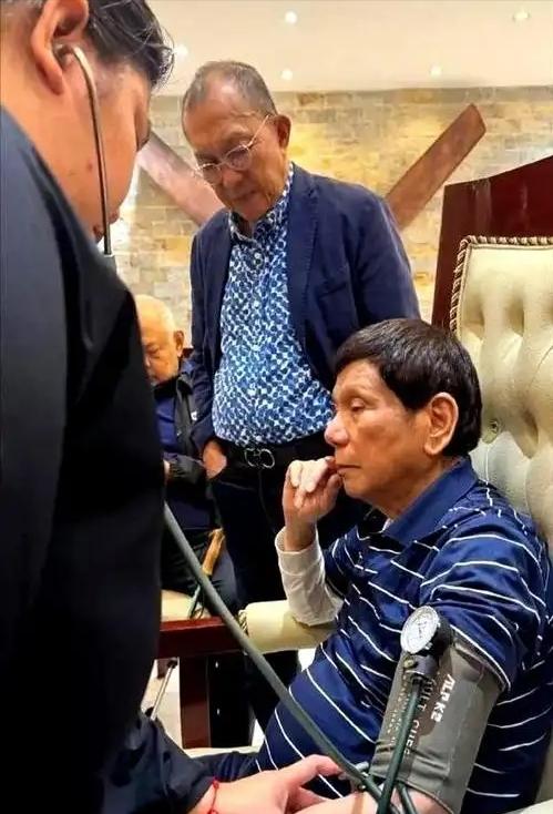 这下尴尬了！国际刑事法院夏日休会在即，杜特尔特团队必须申请紧急会议，不然老杜的身