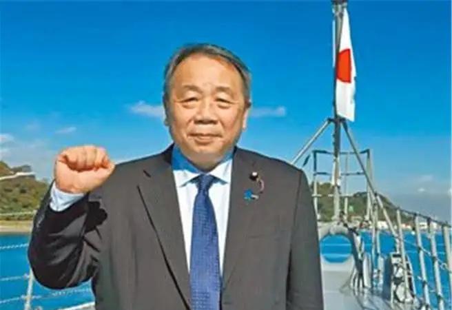 无耻言论
近日，窜访台湾的大汉奸石平在跟民进党举行会议时指出，日台应该加强合作，