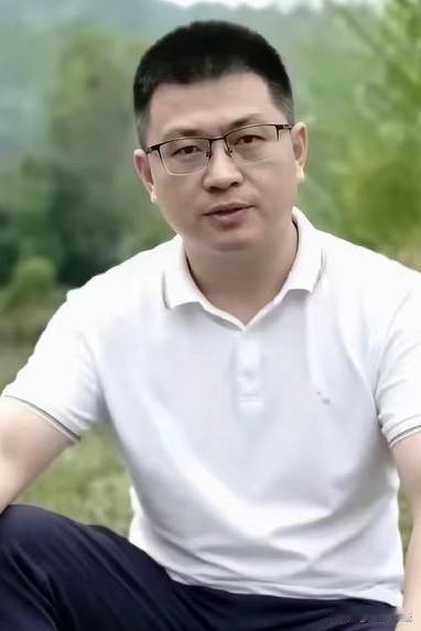 当朱女士以一种笃定且理所应当的态度和语气，对外宣称唐先生为她缴纳社保，在她患病期