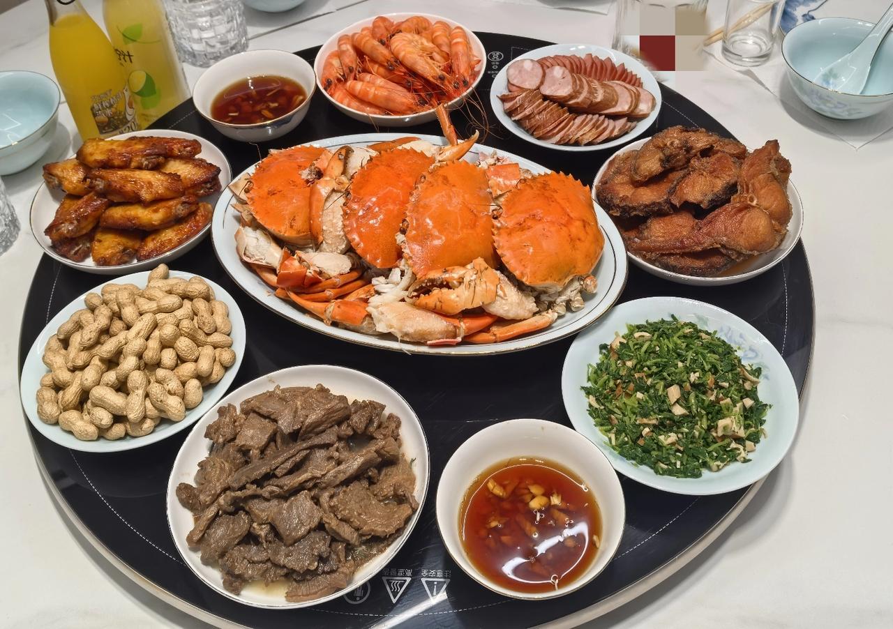 岁岁重阳，今又重阳
      今天九月初九，重阳节，又叫敬老节，登高节，是庆祝