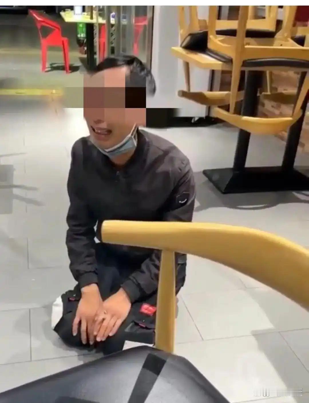 “离了个大谱！”2023年2月，广东深圳，一男子带两女子来餐馆吃饭，趁男子上洗手