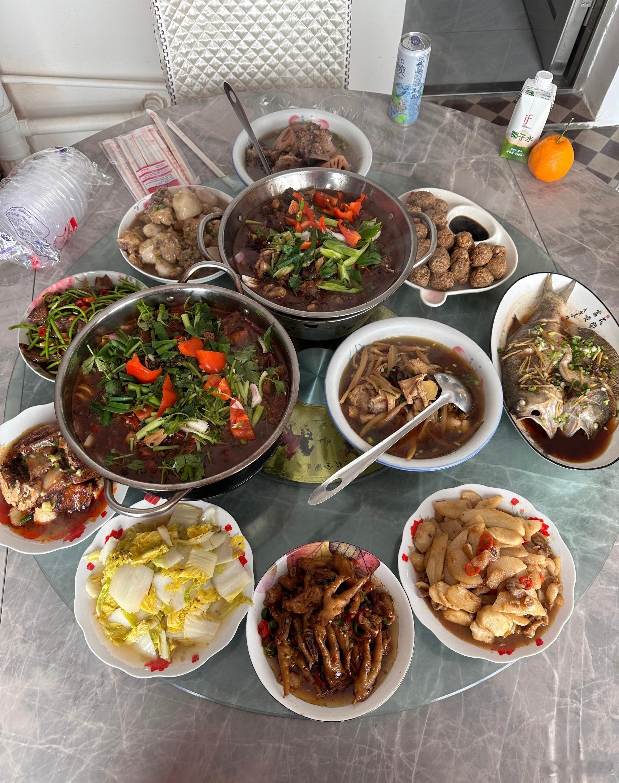 大家好呀，龙年将至，又是一年一度团圆时。家人围坐，灯火可亲，人间乐事莫过于此。囤