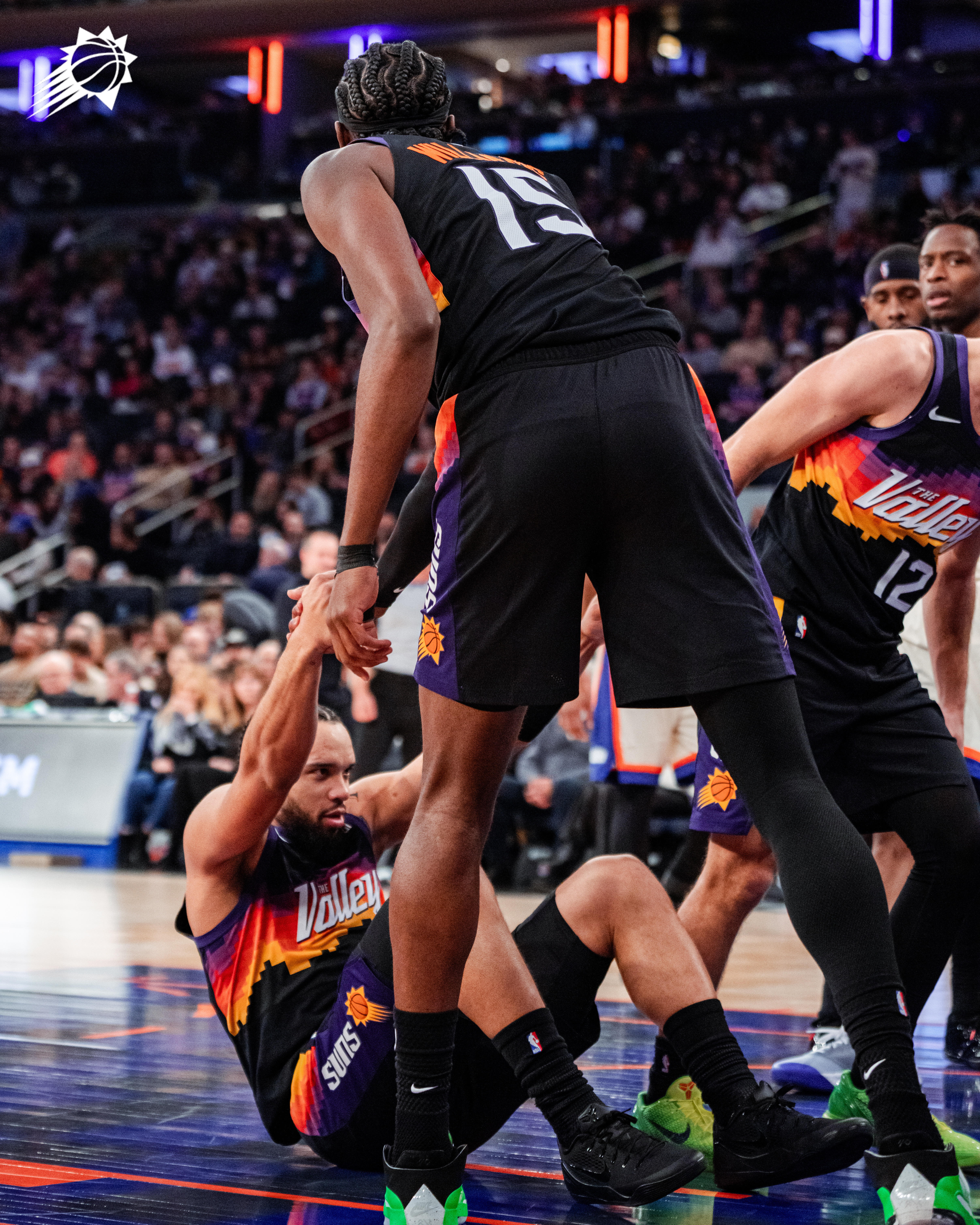 在 MSG 麦迪逊广场花园的第三节精彩瞬间 ❤️ 📷目前比分：太阳 74-77